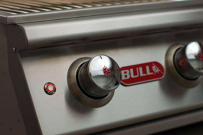 Bull BBQ Outlaw 4 Burner Gas Cart