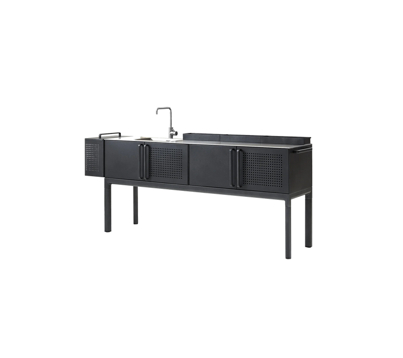 Modern Outdoor Kitchen