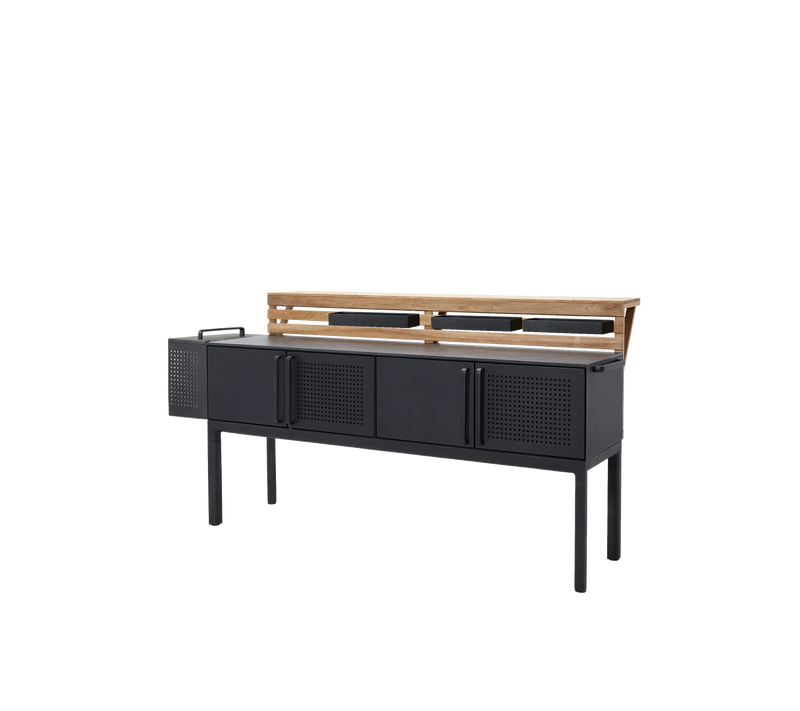 Modern Outdoor Kitchen