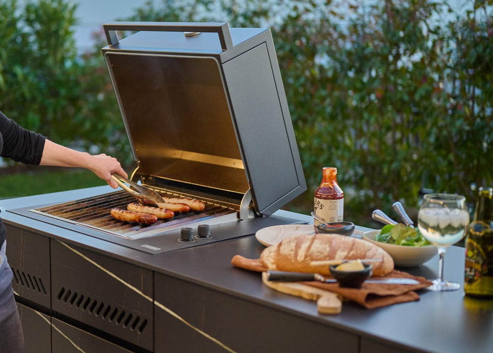 Theiss Outdoor Kitchen Primo and Foguer barbecue