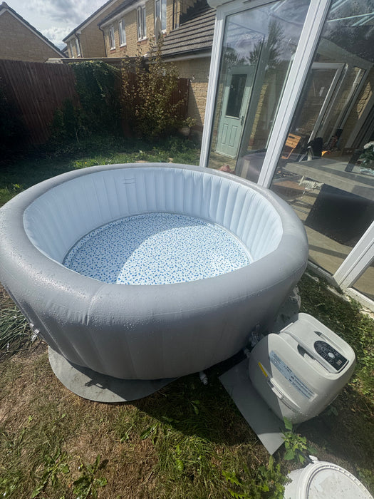 Used once / Lay-Z-Spa Grenada Airjet 93 x 28" Dispatch same day
