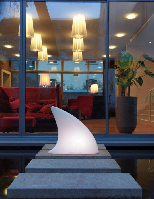 Illuminated Elegance Shark Fin Floor Lamp Shark Indoor / Outdoor LED Accu