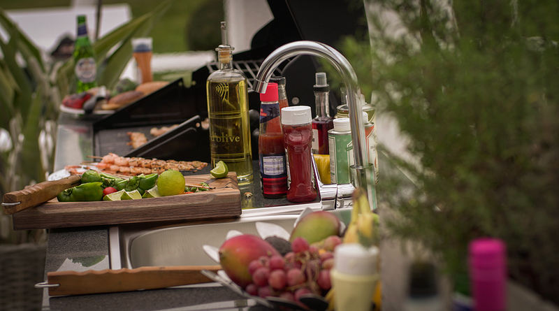 Grillandia Outdoor Kitchen Brabura Ember 800 Charcoal Barbecue and Weather Cove - 2.5M