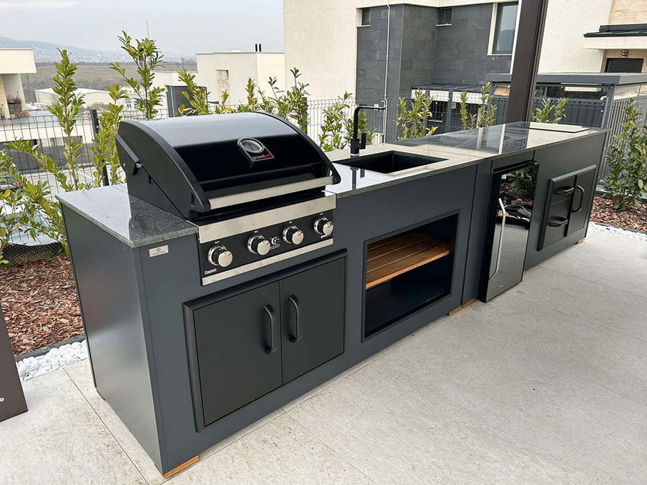 Outdoor Kitchen Fridge + Beef Eater Signature 7000 Premium 5 Burner 5 + Sink + Premium Cover - 2.5M