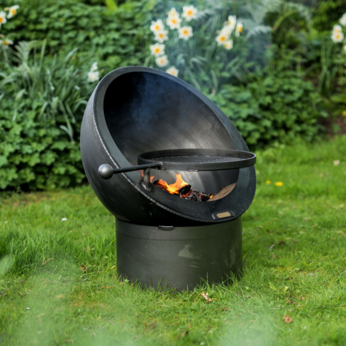 Tilted Sphere 70 with Swing Arm BBQ Rack
