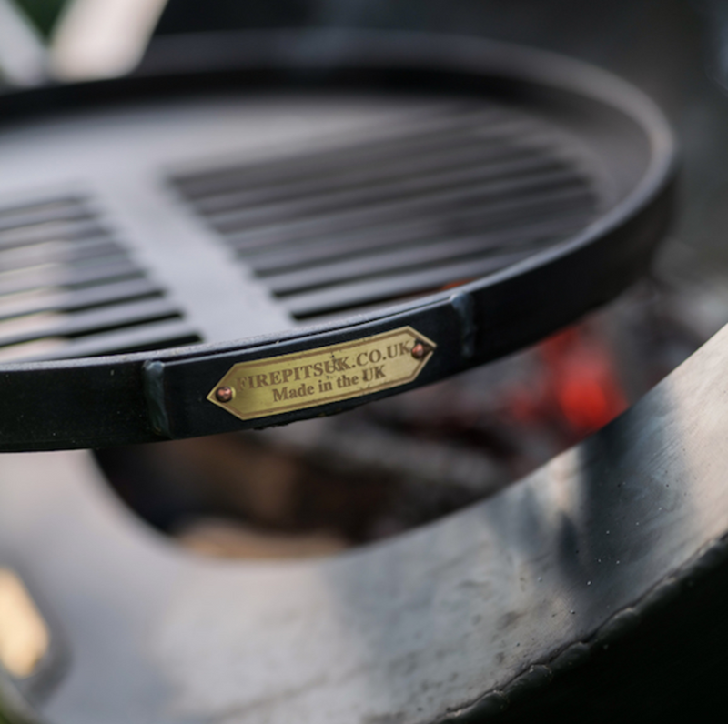 Tilted Sphere 70 with Swing Arm BBQ Rack