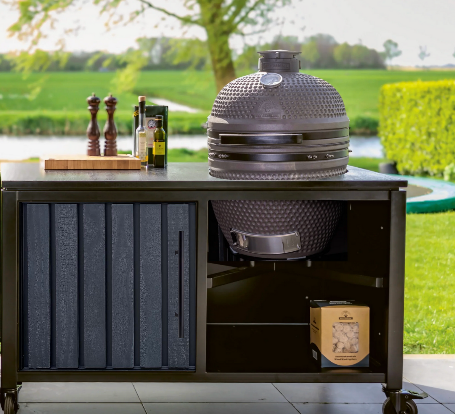 BestCharcoal Large Egg Kamado Grill and Cart - japanse technique Shou Sugi Ban