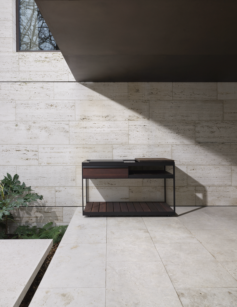 Shotō Vincent Van Duysen - Black Frame Stainless Steel with Black Finish Ash Wood + Teppanyaki 58