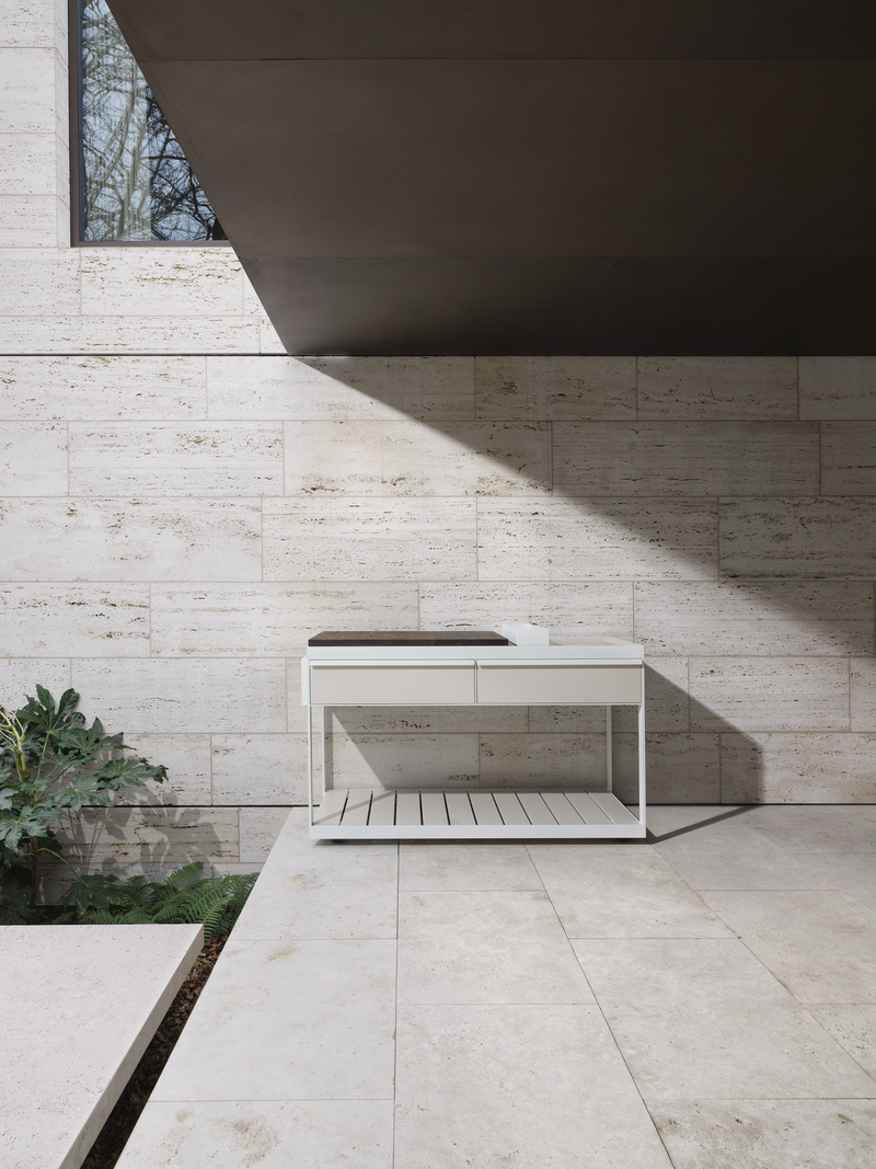 Shotō Vincent Van Duysen - White Frame Stainless Steel with Black Finish Ash Wood + Teppanyaki 58