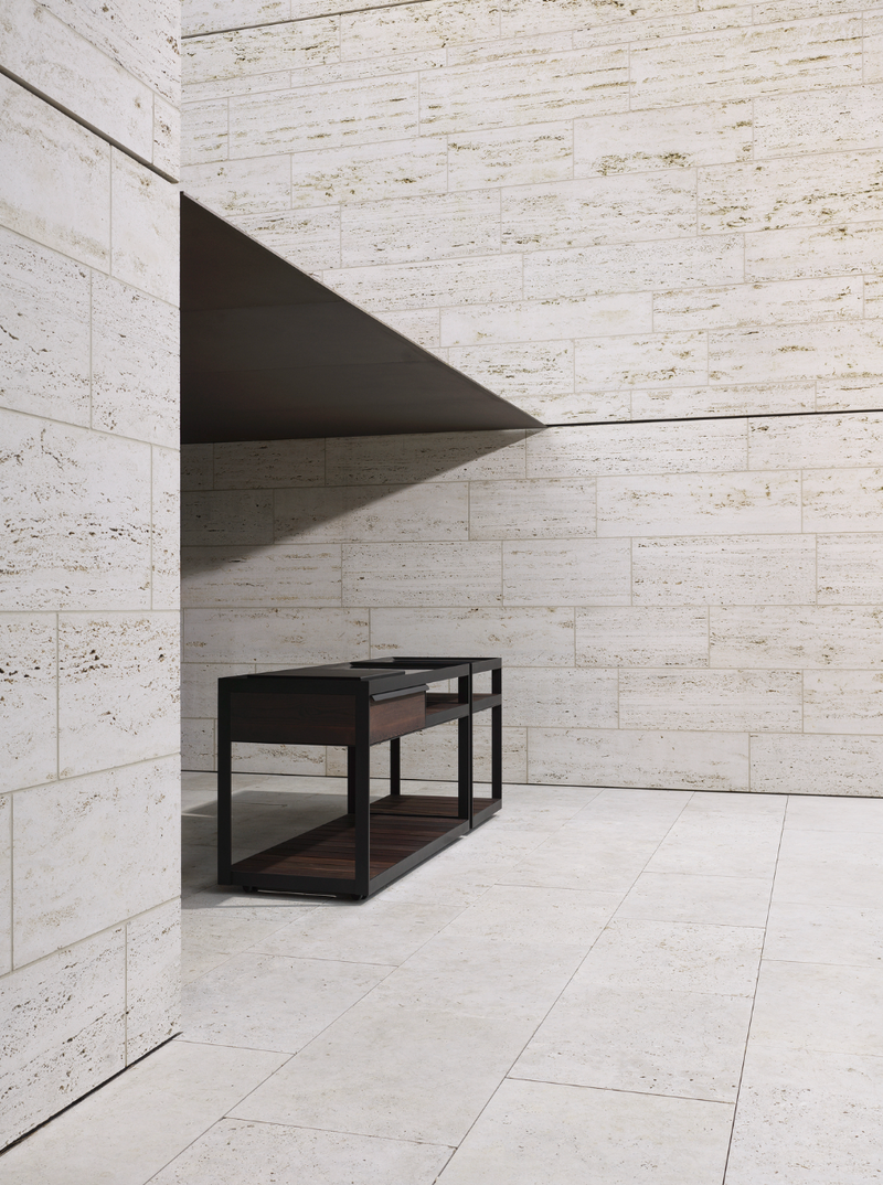 Shotō Vincent Van Duysen - Black Frame Stainless Steel with Black Finish Ash Wood + Extendable Platform + Teppanyaki 58