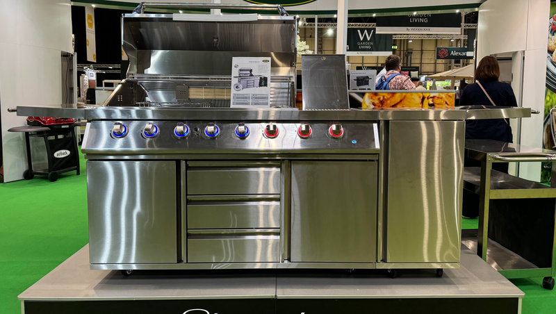 Outback Signature II 6 Burner Hybrid – Stainless Steel and Gas Bottle Cabinet
