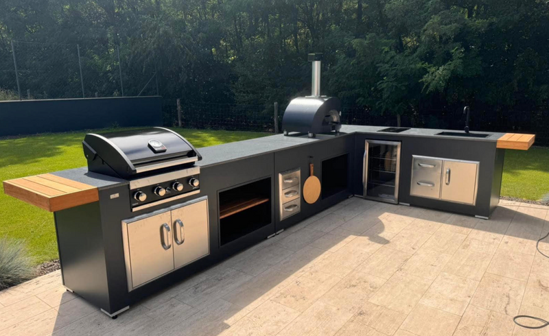 Grillandia Outdoor Kitchen Maxim 4 Burner, and Alpha Pizza Oven | 5Mx 3M