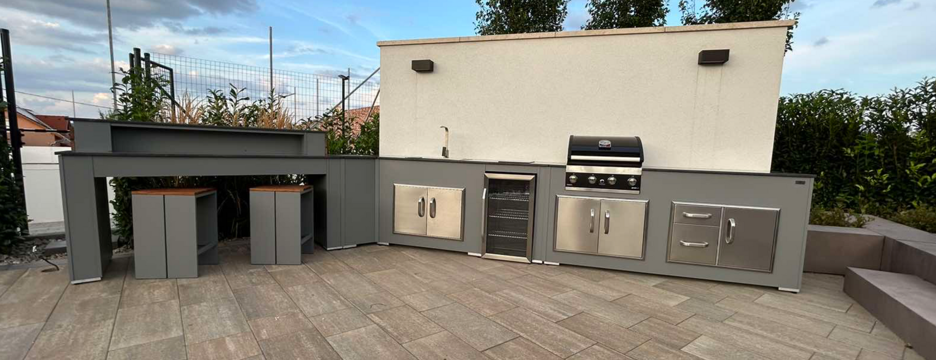 Grillandia Outdoor kitchen Curve Shape + Entertainment Center 3.5M x 3M