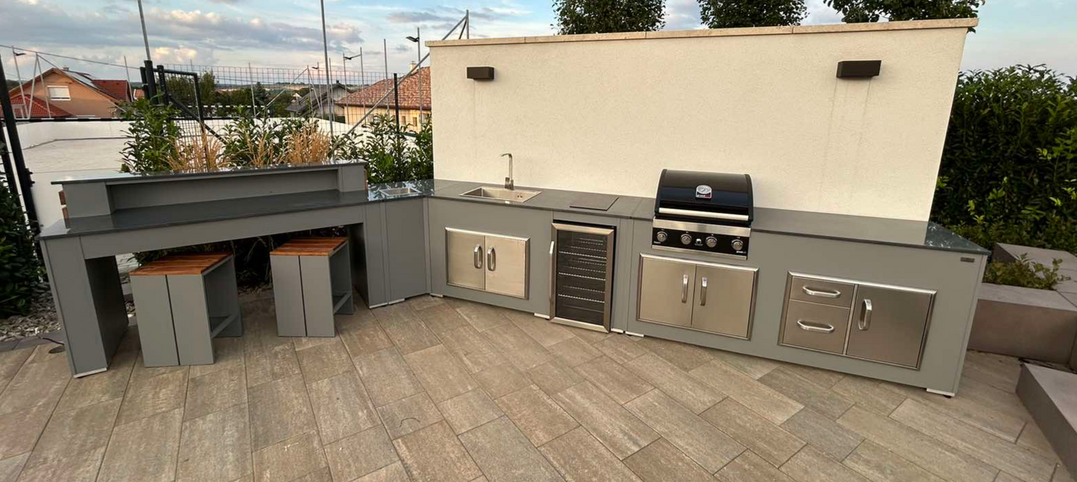 Grillandia Outdoor kitchen Curve Shape + Entertainment Center 3.5M x 3M