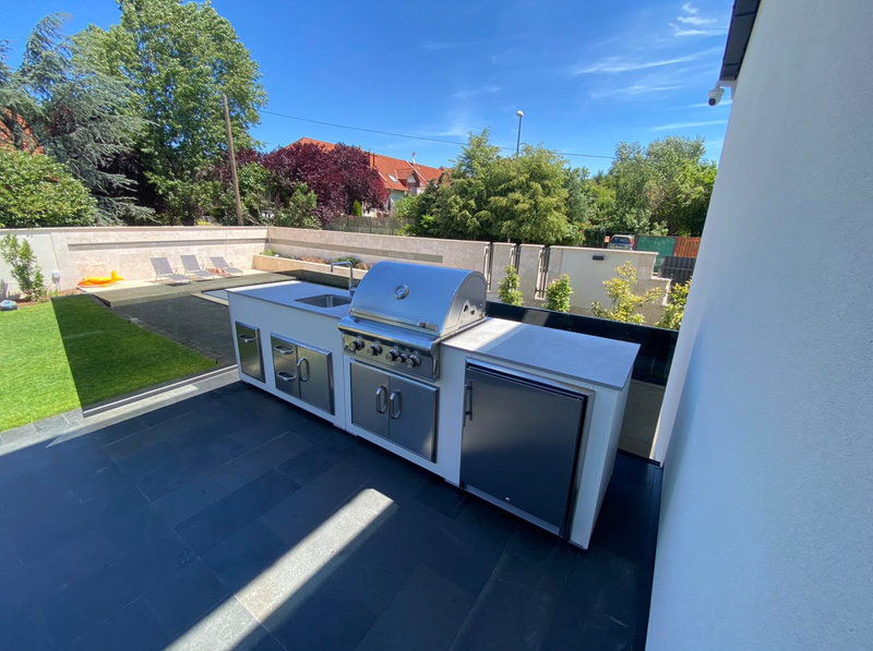 Grillandia Outdoor White Kitchen With Fridge, Sink & Weather  Cover - 2.5M
