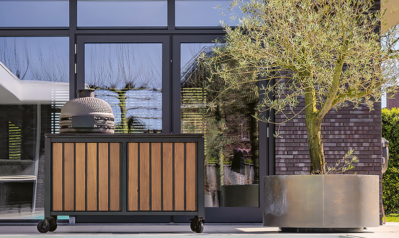 Luxurious Outdoor Kitchen - Fraké Wood