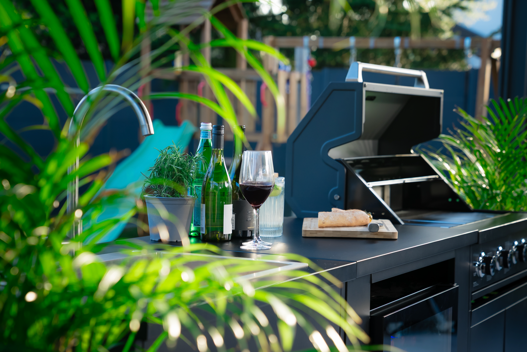 Goriller Outdoor Kitchen | 5-Burner Gas Grill, Sink & Fridge | 2.5m