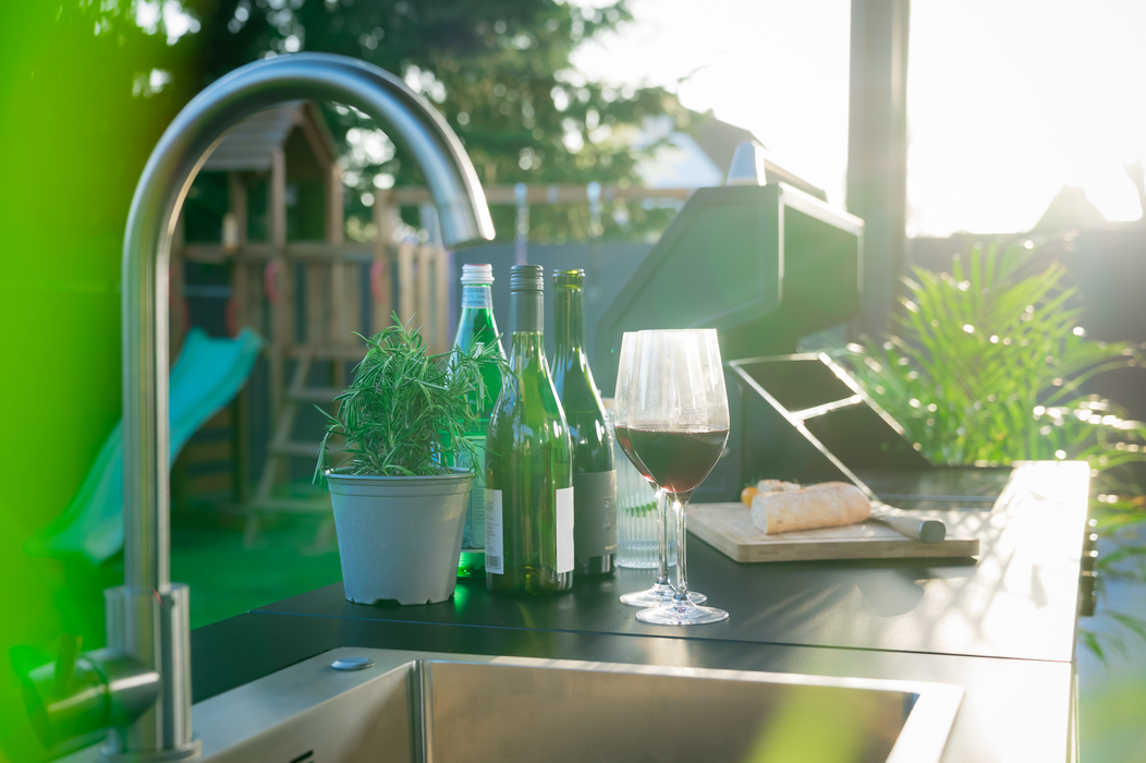 Goriller Outdoor Kitchen | 5-Burner Gas Grill, Sink & Fridge | 2.5m