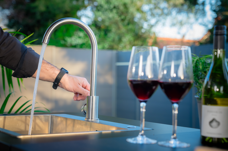 Goriller Outdoor Kitchen | 5-Burner Gas Grill, Sink & Fridge | 2.5m