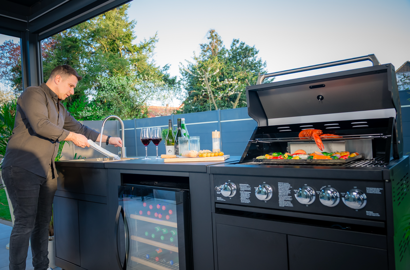 Goriller Outdoor Kitchen | 5-Burner Gas Grill, Sink & Fridge | 2.5m