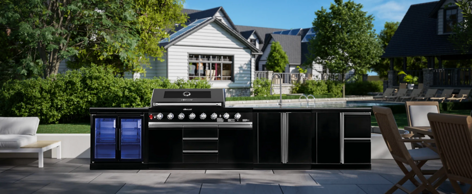 The Ultimate Luxury Outdoor Kitchen