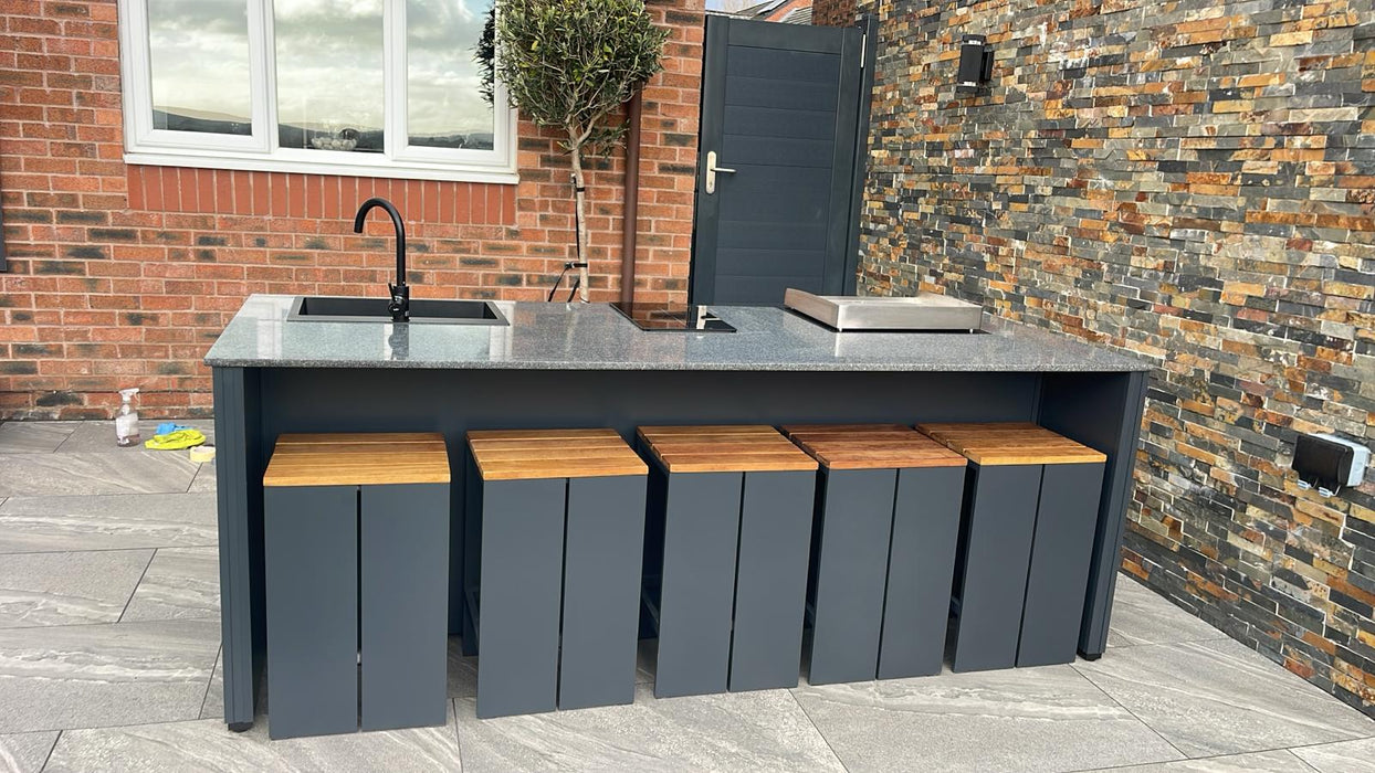 Grillandia Outdoor Kitchen Entertainment Bar and Stools - Brabura L-Class Original 20 Griddle Plus Cover