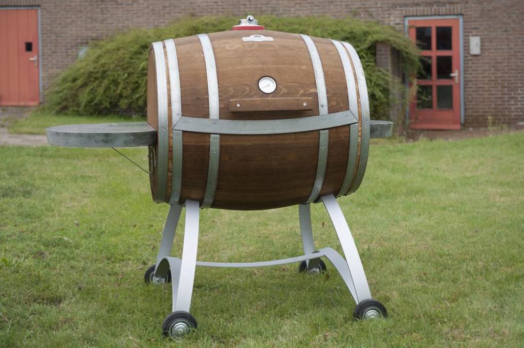 The Oak Beefmaster Barrel Barbecue One of a kind