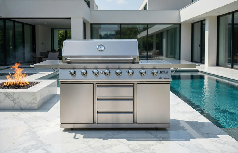 Outback Signature II 6 Burner Hybrid gas barbecue