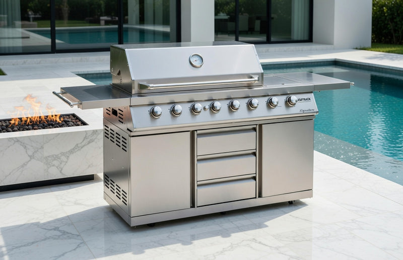 Outback Signature II 6 Burner Hybrid gas barbecue