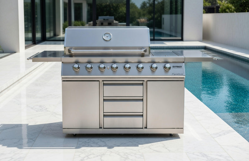 Outback Signature II 6 Burner Hybrid gas barbecue