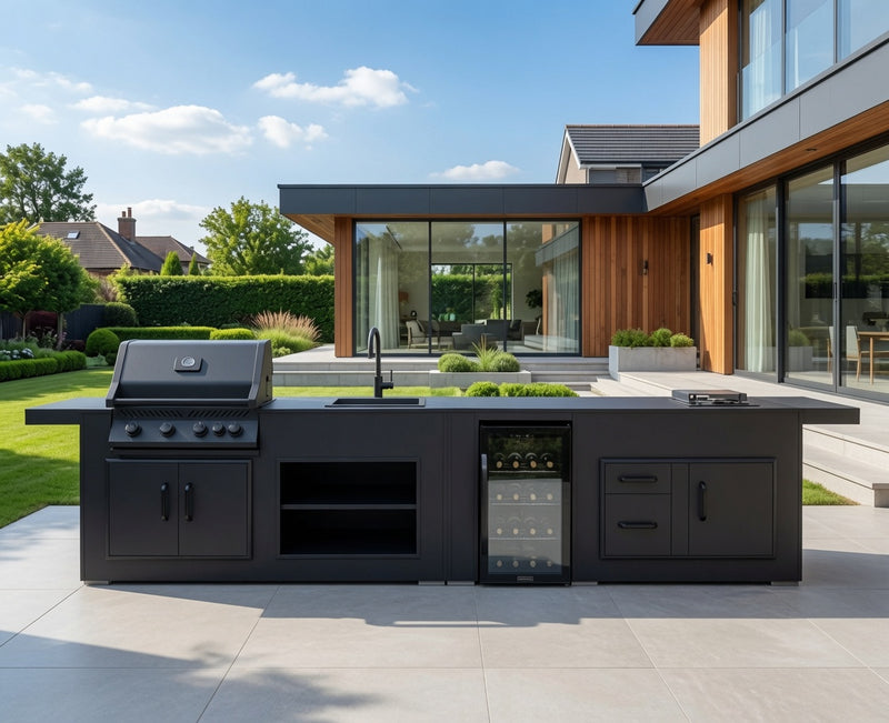 Grillandia Outdoor Kitchen Phantom with Napoleon 4-burner gas grill, Hob, Fridge, and Sink | 4.4M