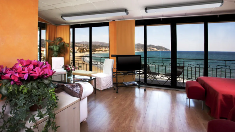 MO-EL Heatwave Hot Top 1650W Infrared Heater with Remote Control (Silver)