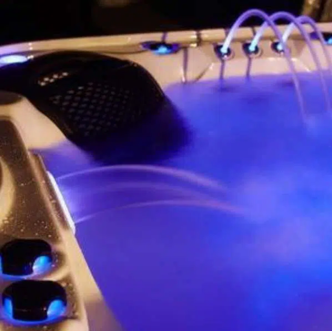 Kingston 55 Jet 7 Person Spa