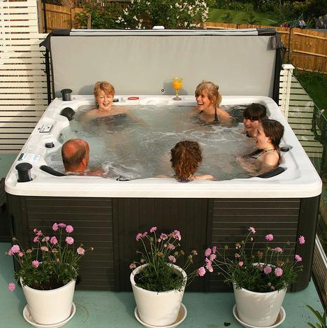 Toronto SE (10HP) 44-Jet 5-6 Person Spa