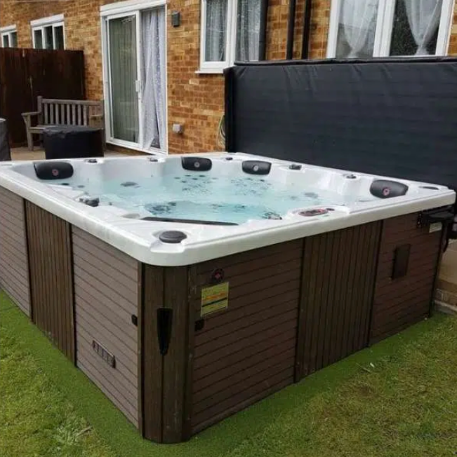 Vancouver Hot Tub 65 Jet 6 person