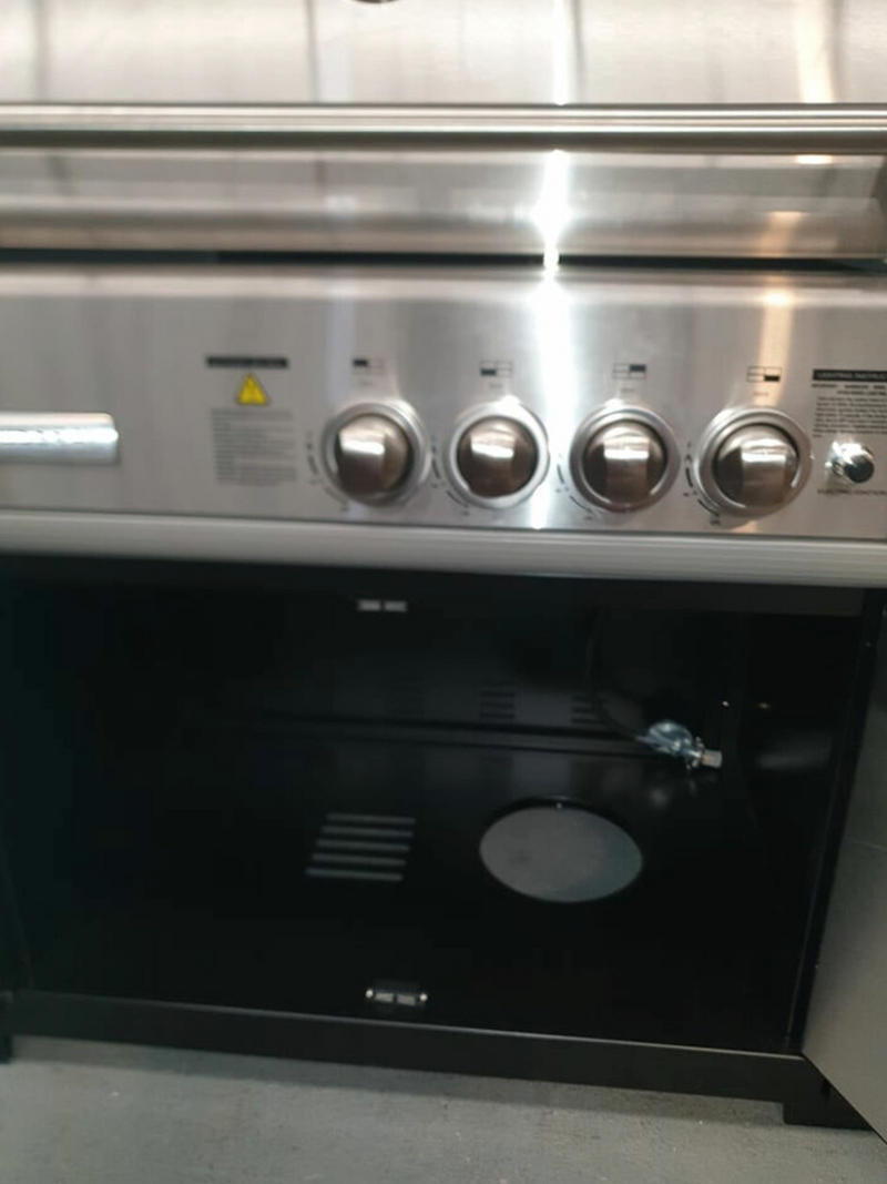 GrandPro Outdoor Kitchen with CrossRay 4 Burner BBQ, - 2.8m