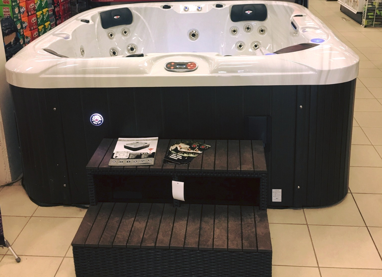 Hot tub &  gazebo Combo Deal