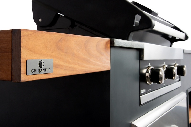 Grillandia Outdoor kitchen GrandPro 4 Burner and Delivita Pizza Oven | 2M