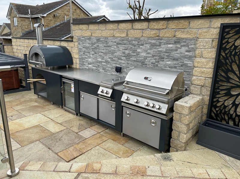 Outdoor kitchen BBQ, Refrigerator & Pizza oven