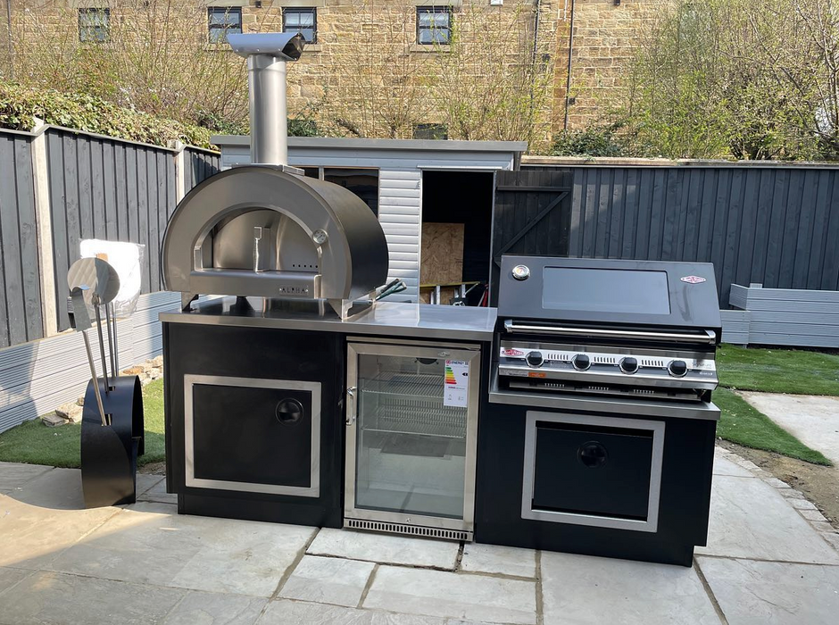 Outdoor kitchen Beef eater BBQ & Pizza oven