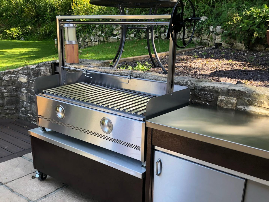 Outdoor kitchen Argentina style BBQ & Pizza oven